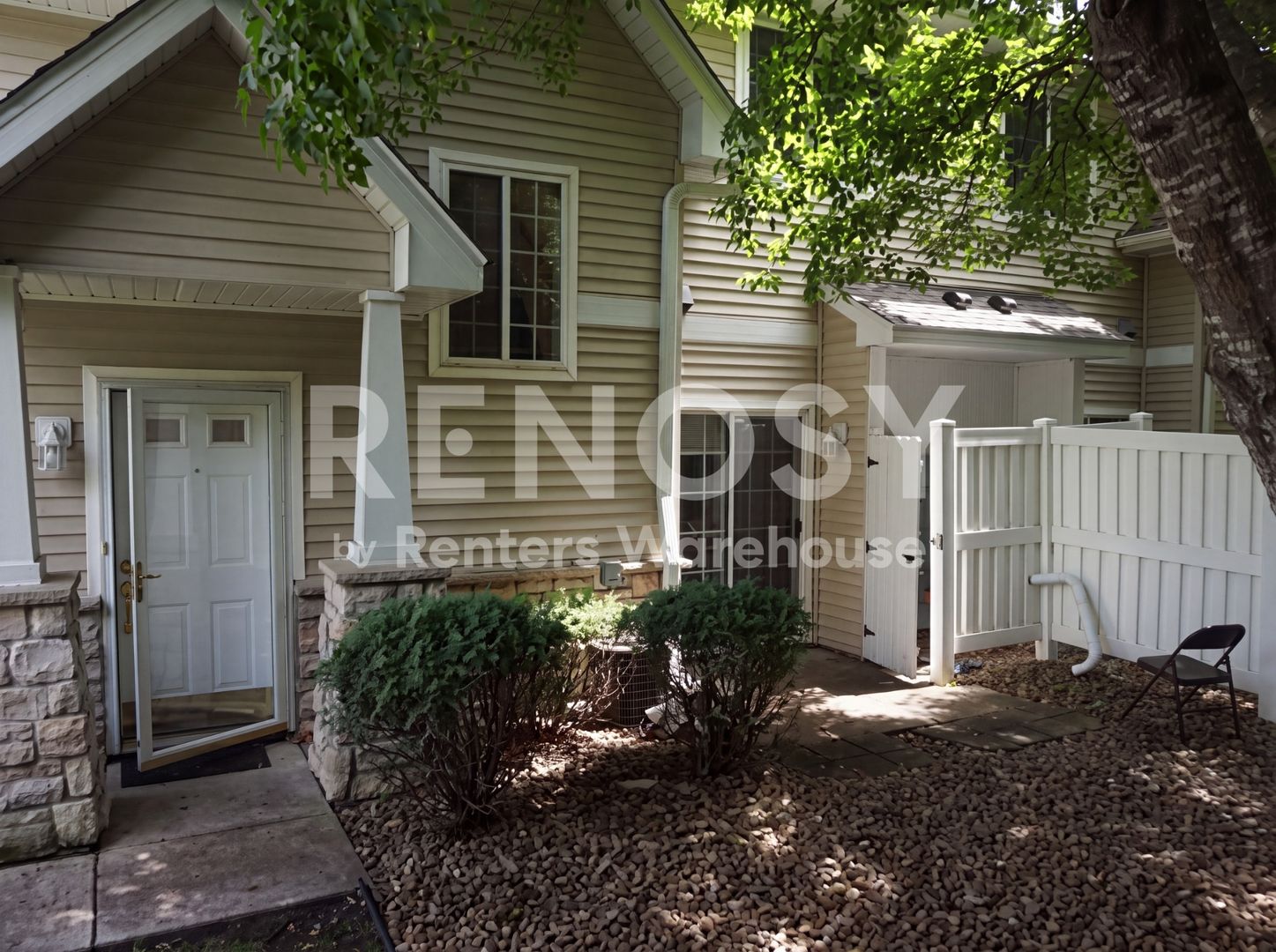 612 Willoughby Way W property