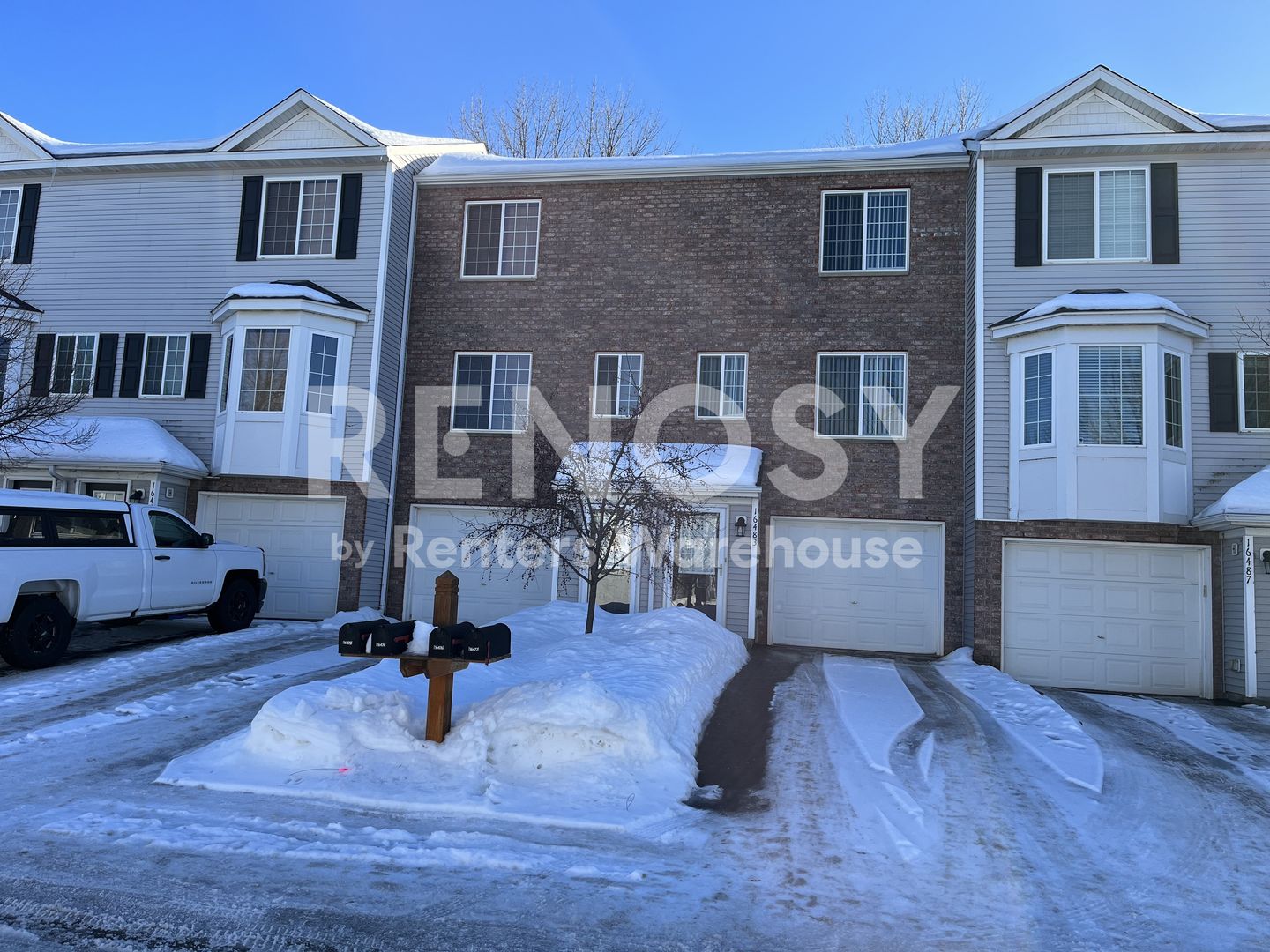Prior Lake House: 16477 Timber Crest Dr SE