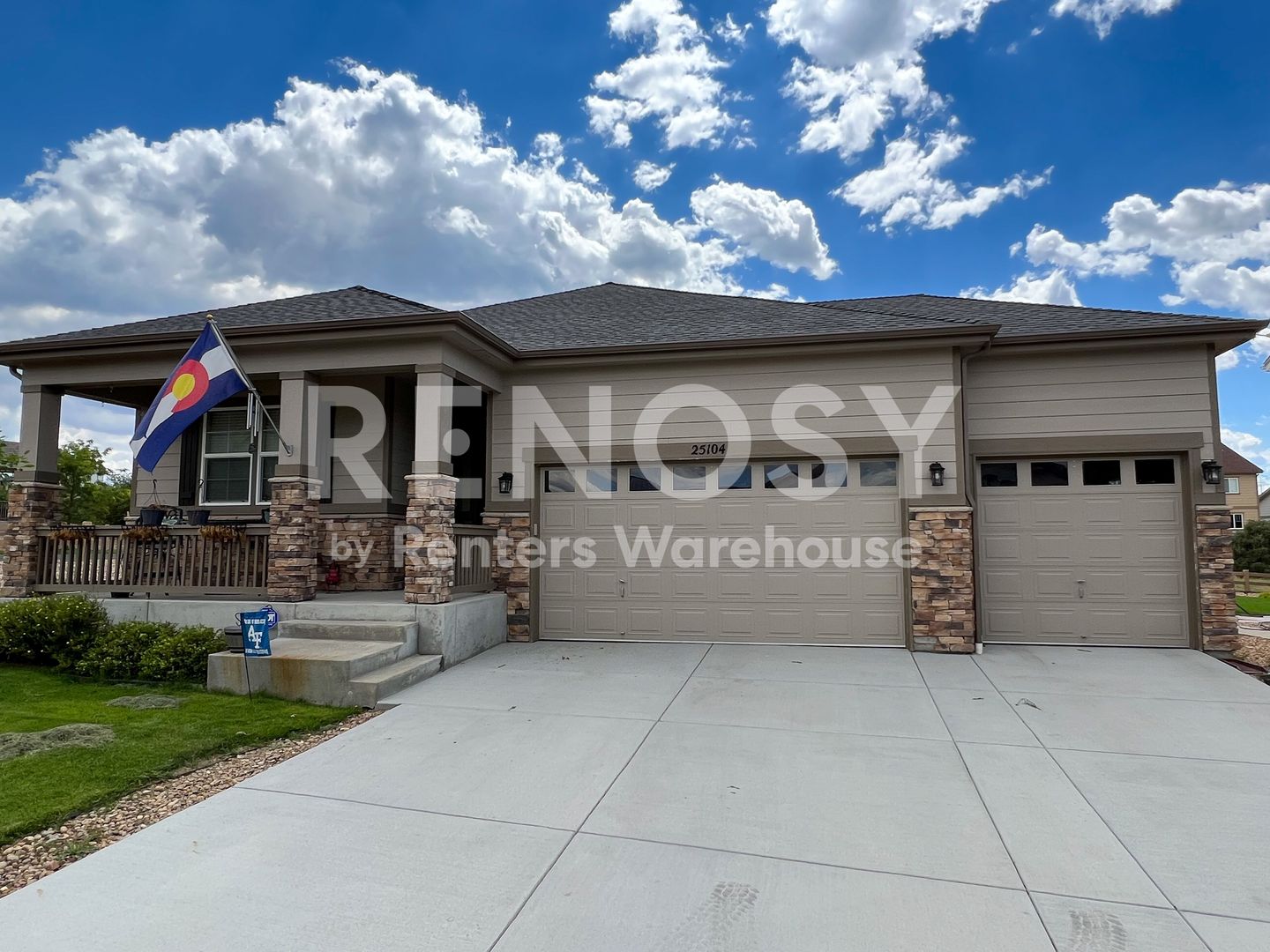 Aurora House: 25104 E Pinewood Pl