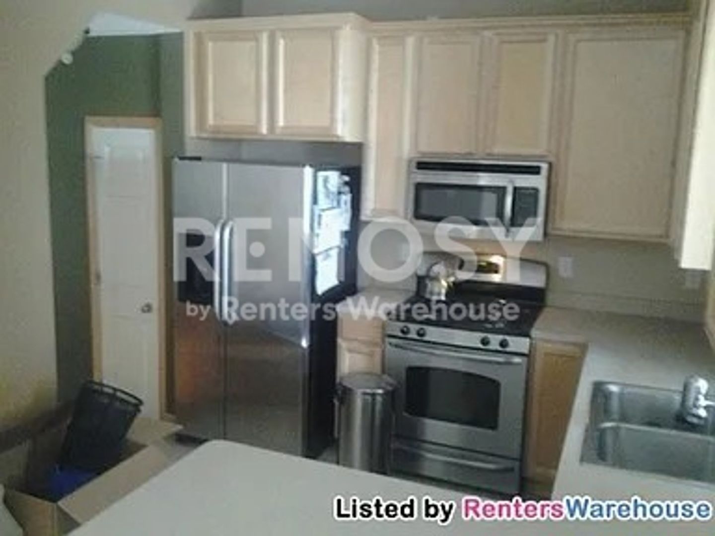 Savage Townhome: 7528 Parkridge Ln