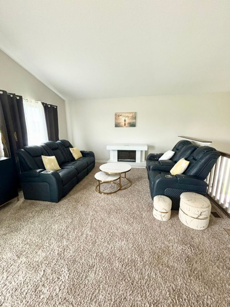 Saint Cloud House: 4634 9th St NE