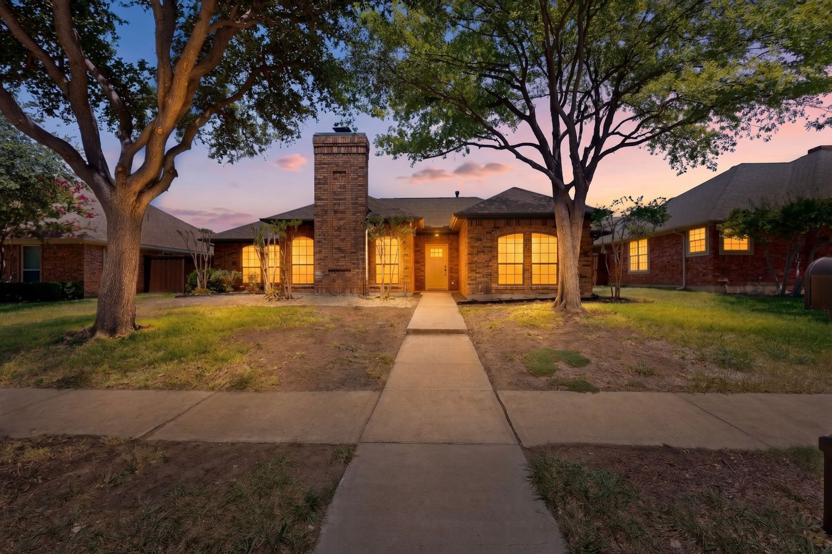 Carrollton House: 3933 Alto Ave