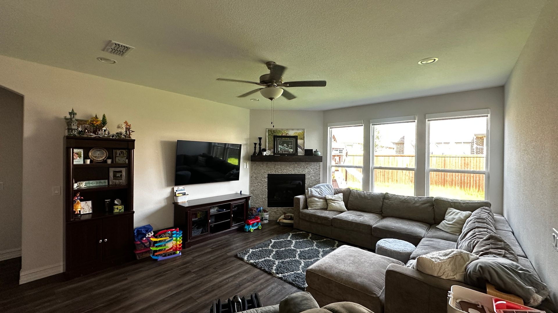 Venus House: 2616 Melrose Dr