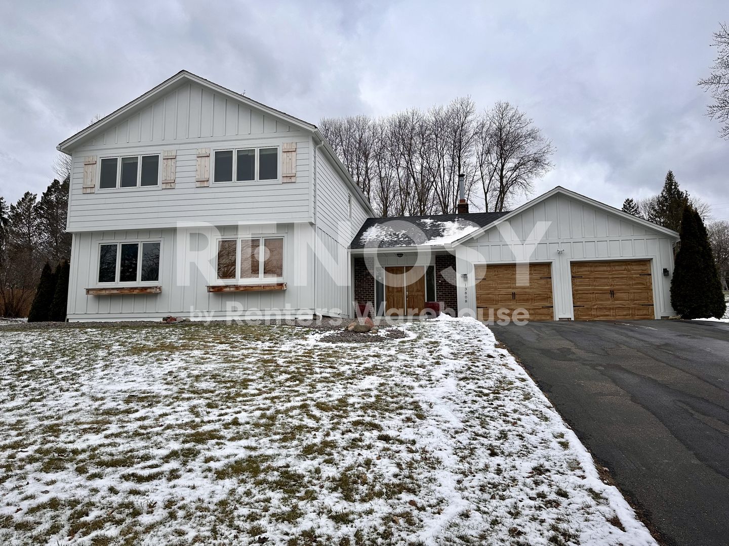 Burnsville House: 13808 Frontier Ln