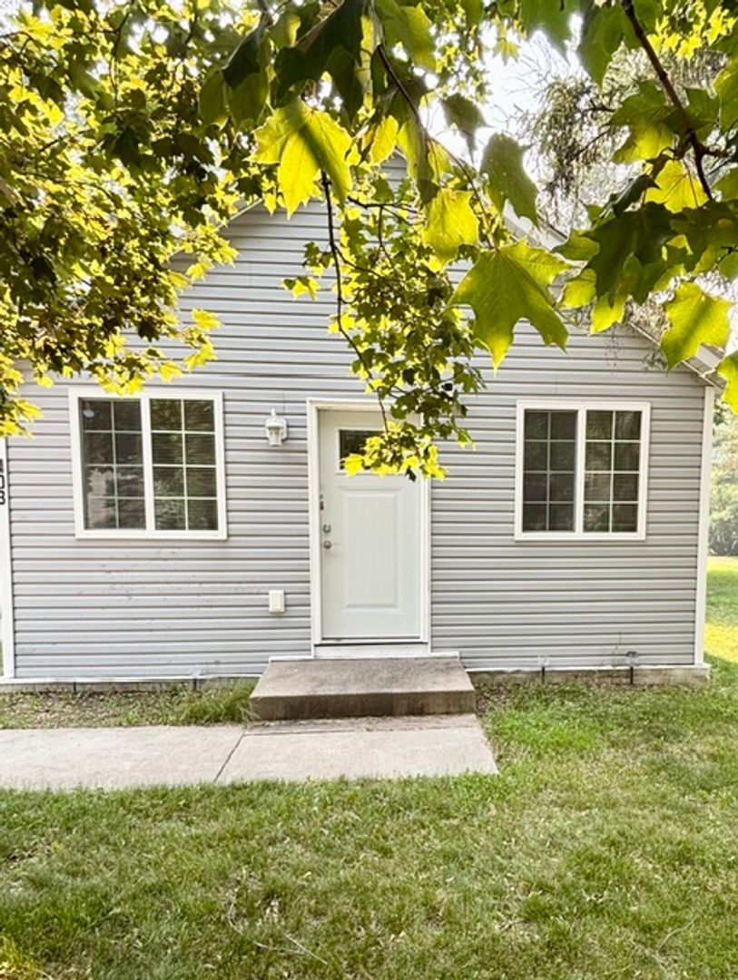 Waite Park House: 403 4th Ave NE