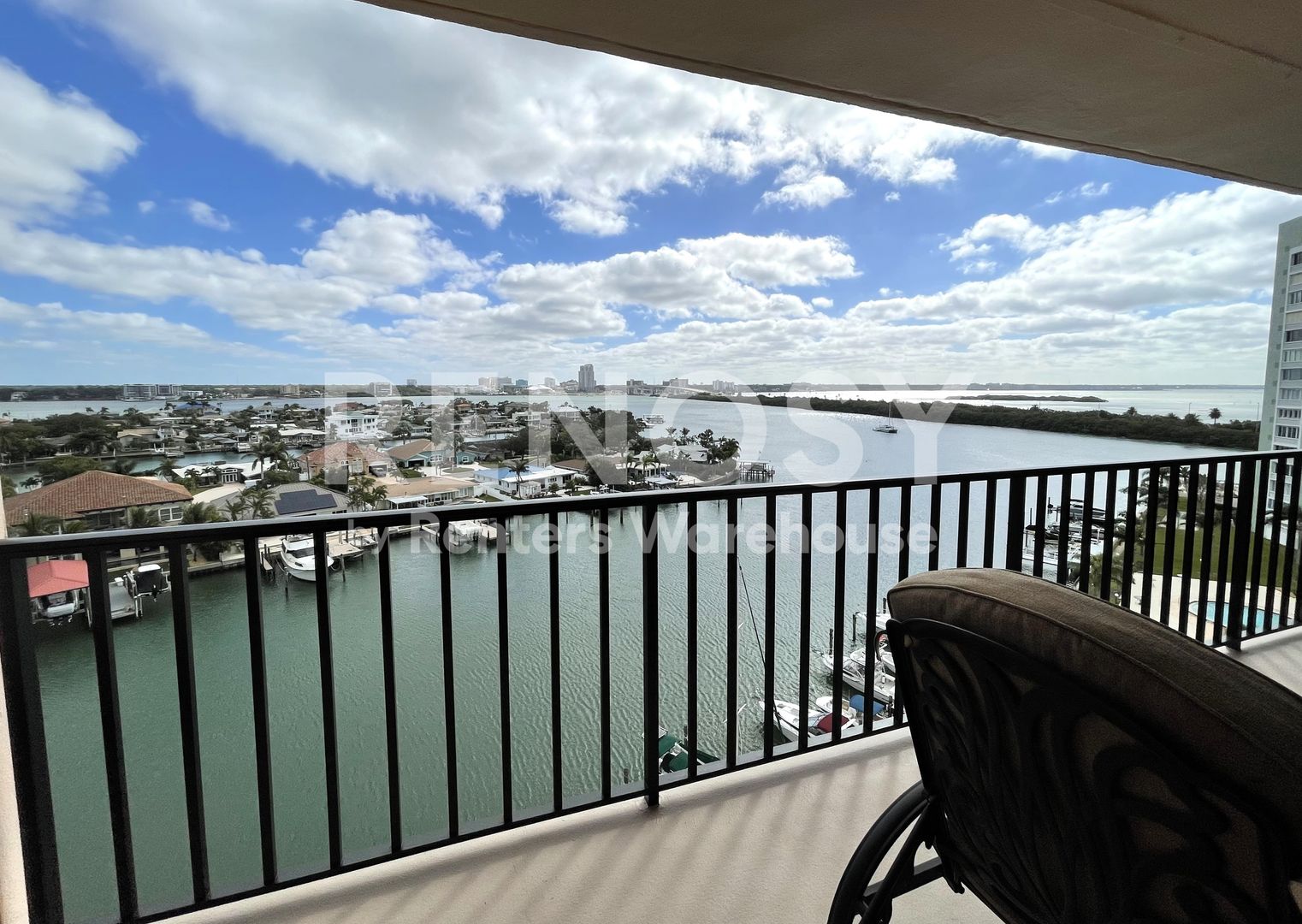 Clear Water Beach House: 51 Island Way