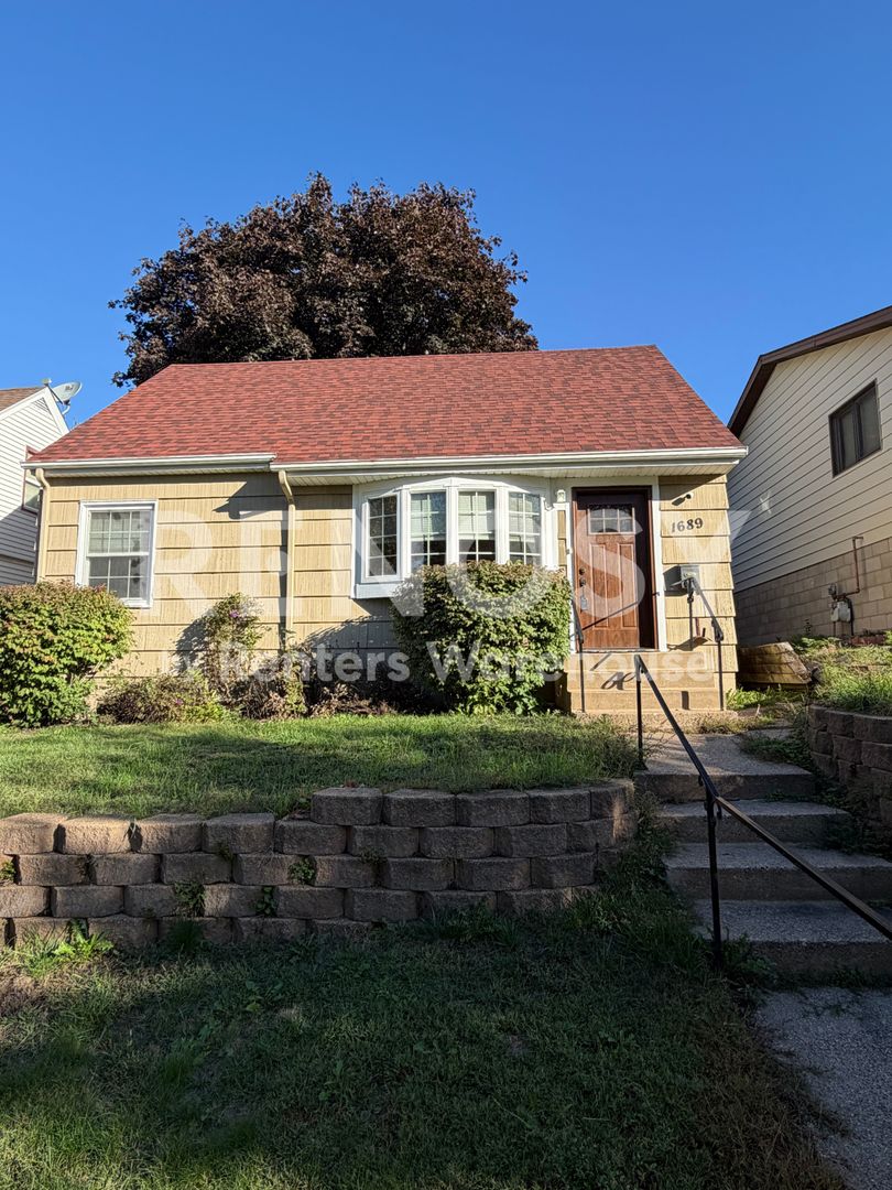 1689 Bush Ave property