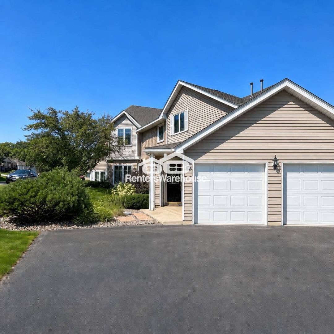 Eden Prairie Townhome: 7226 Hunters Run