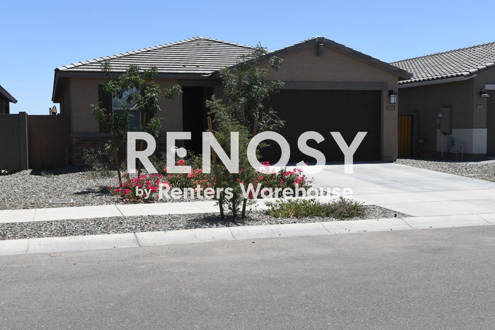 Surprise House: 16009 W Cottontail Ln
