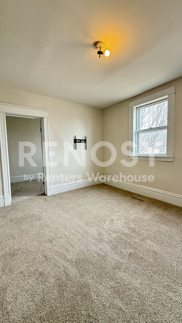 Saint Paul House: 935 Sims Ave