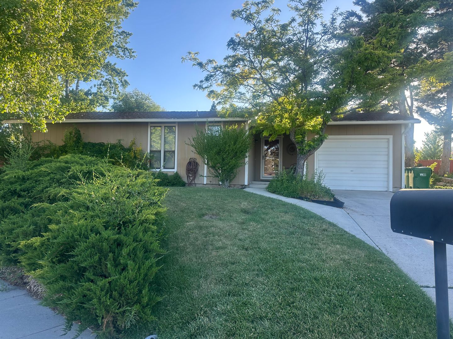 Reno House: 1500 Ellendale Court