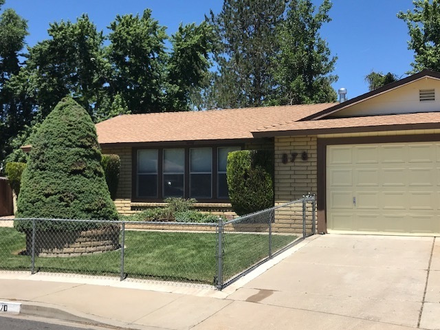Sparks House: 870 Briargreen Court