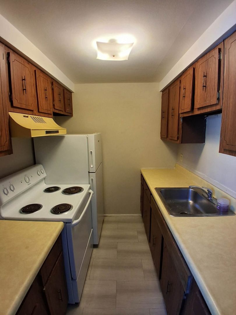 Syracuse Apartment: 800 Pond Street