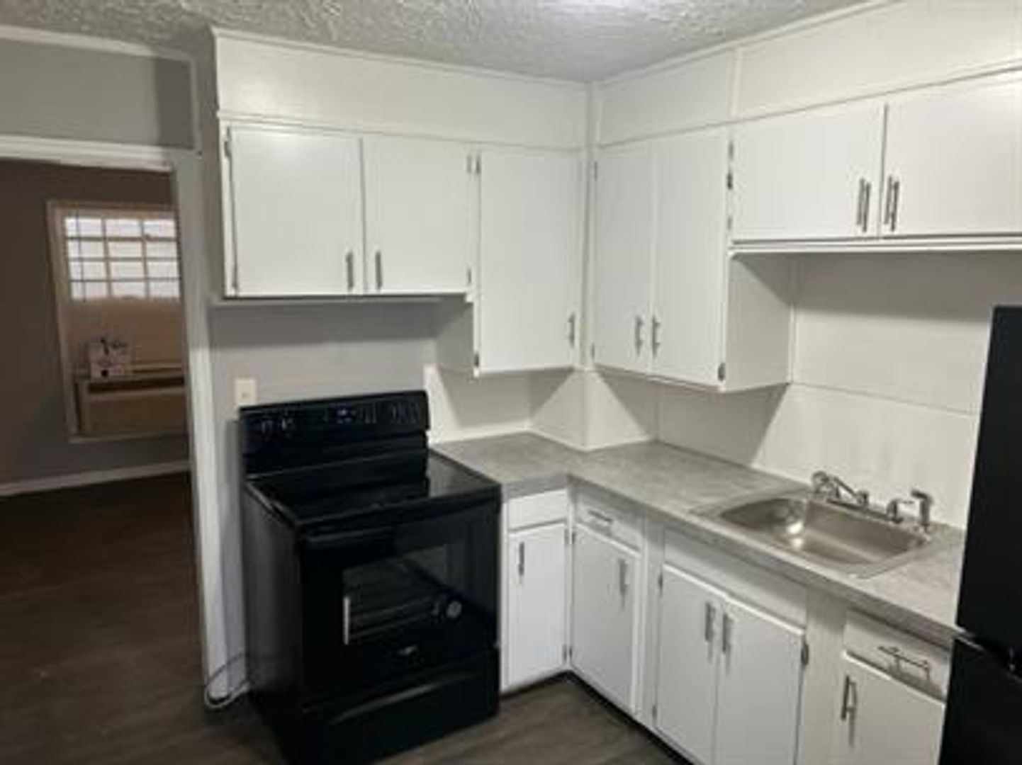 Wichita Apartment: 1901 W Dora