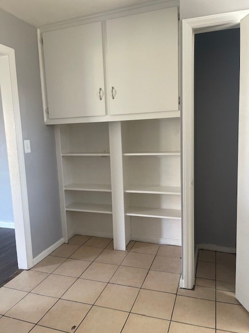 Wichita Apartment: 1107-1109 Harding St