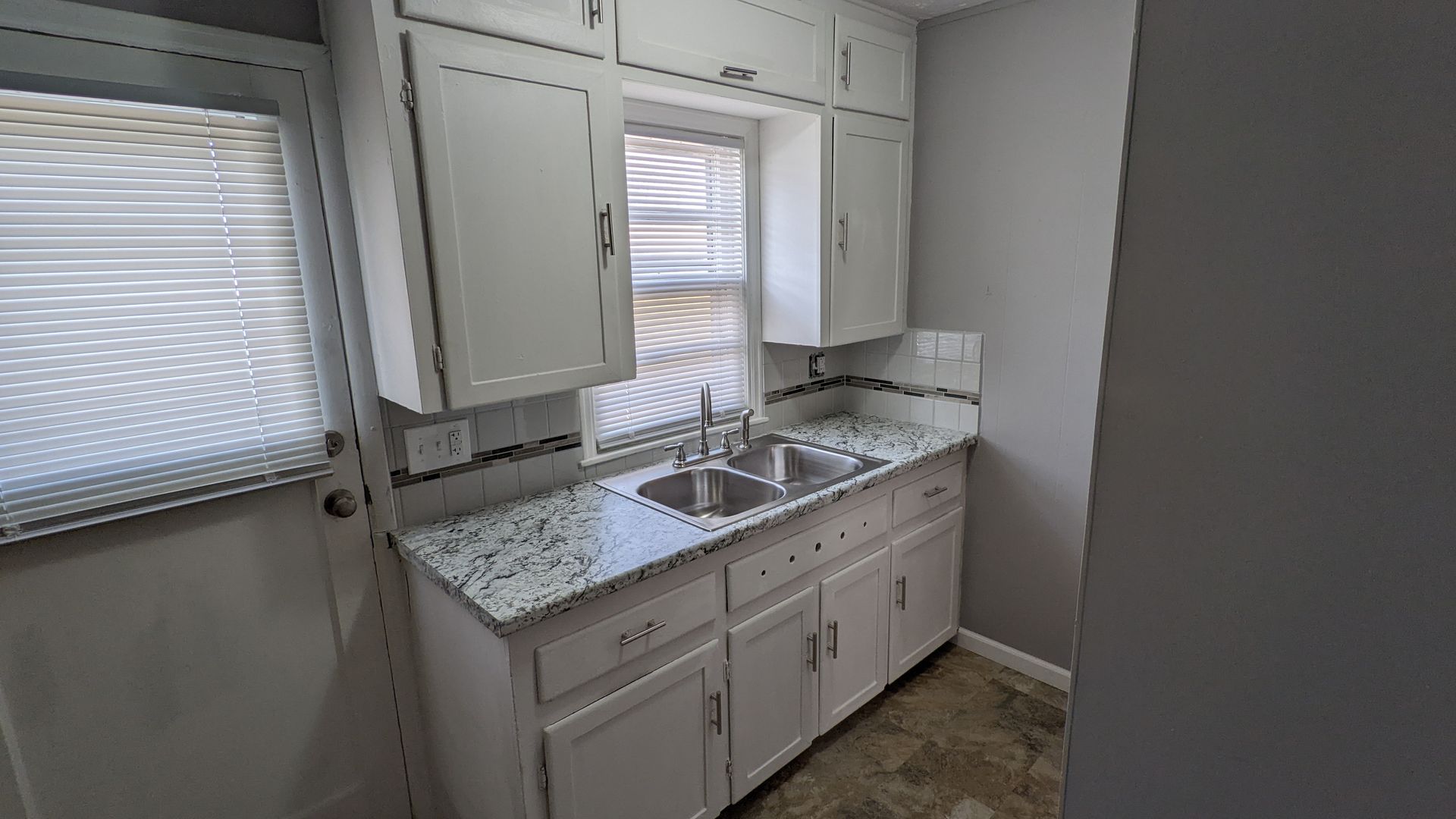 Wichita Apartment: 918 S Hiram