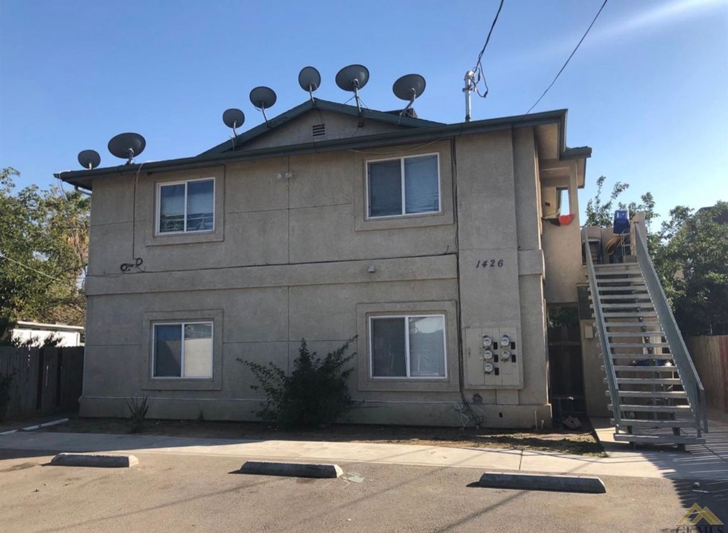 Bakersfield Apartment: 1426 Lake Street