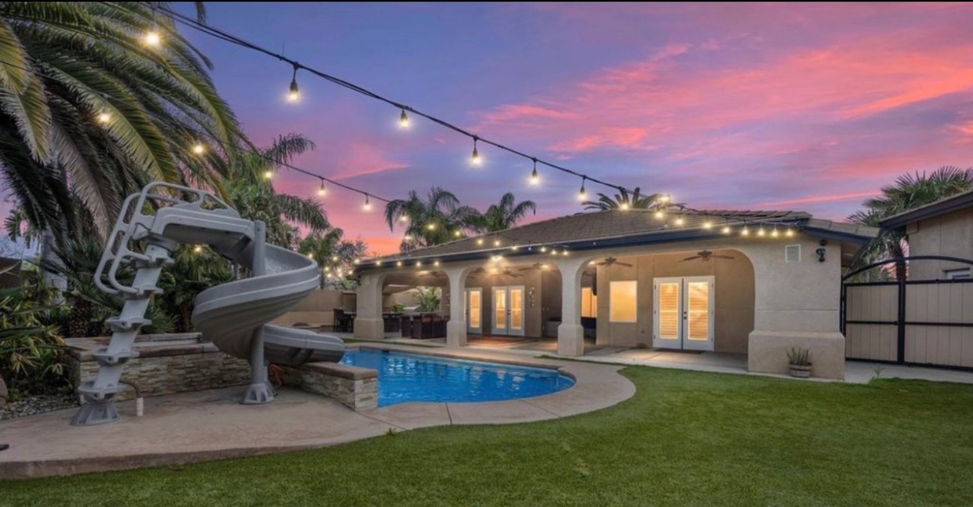 Bakersfield House: 5818 Clear Valley Ct