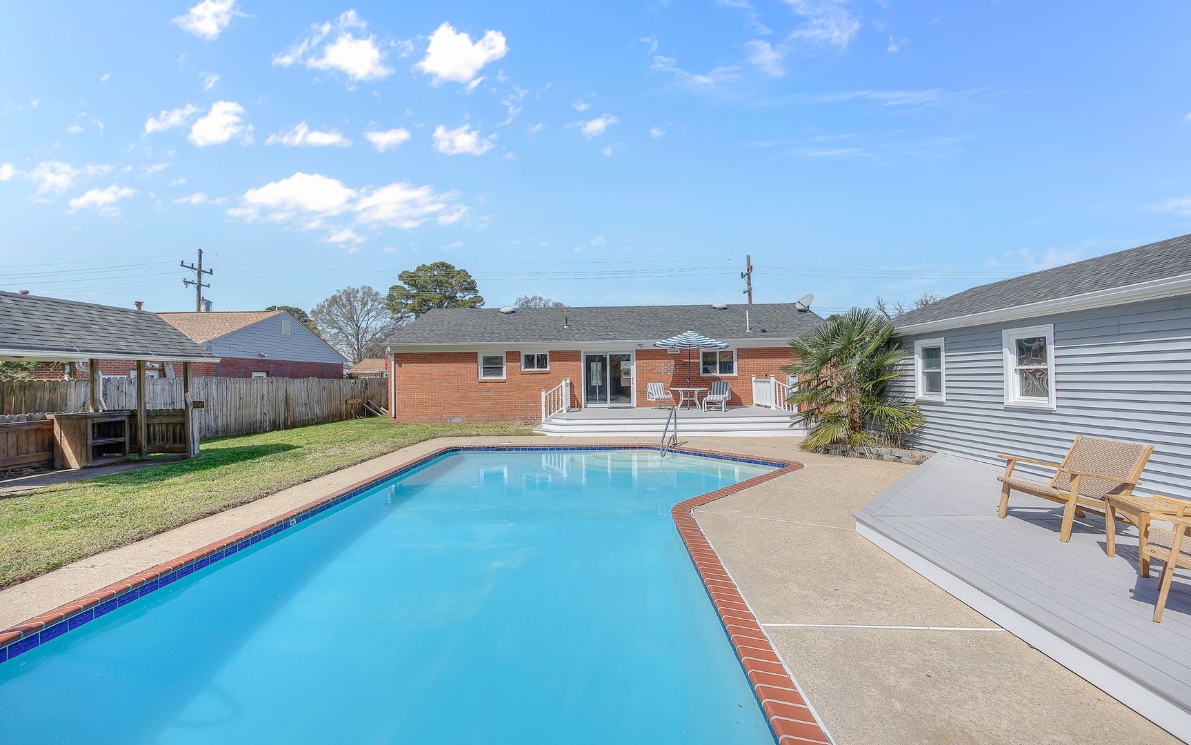 Norfolk House: 8212 Mona Ave