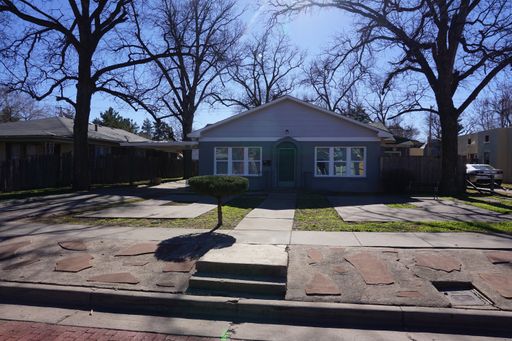2309 16th B - Updated Home - 2 Blocks from Tech – photo 1