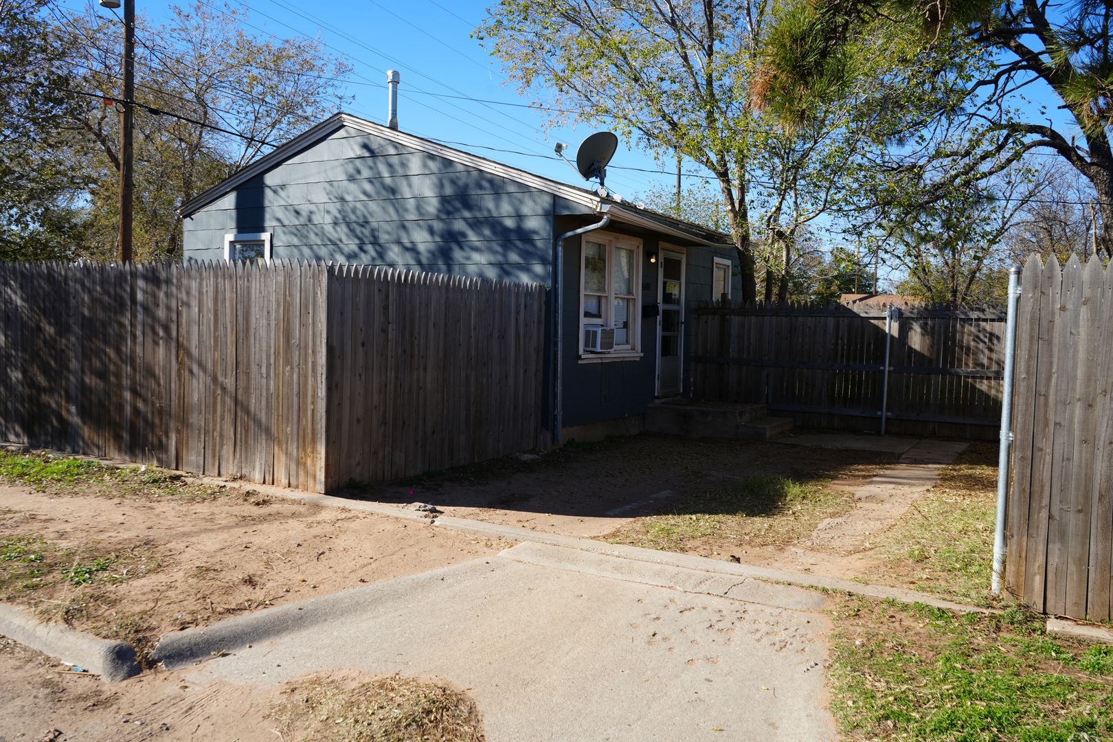 Lubbock Apartment: 2601 40th