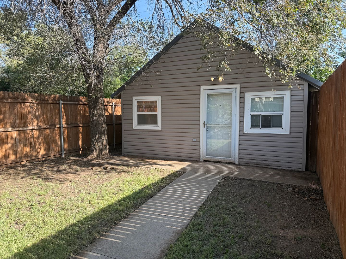 Lubbock Apartment: 2618 22nd