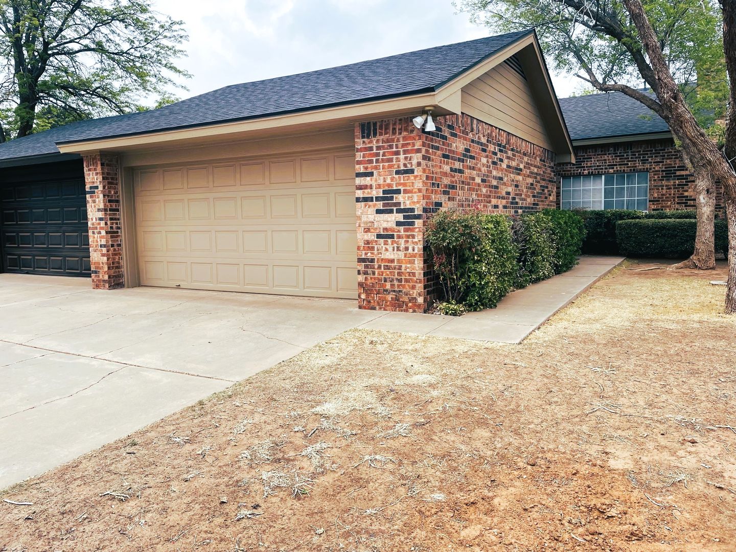 Lubbock House: 5534 93rd St