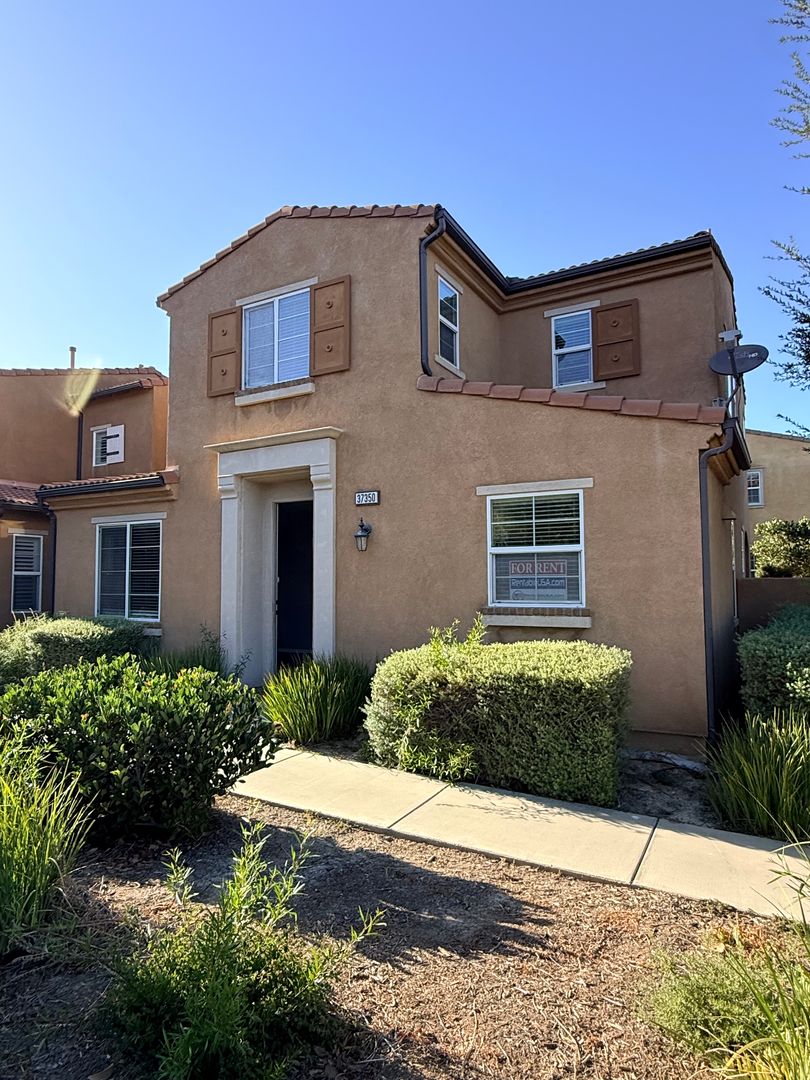 Murrieta Condo: 37350 Paseo Tulipa