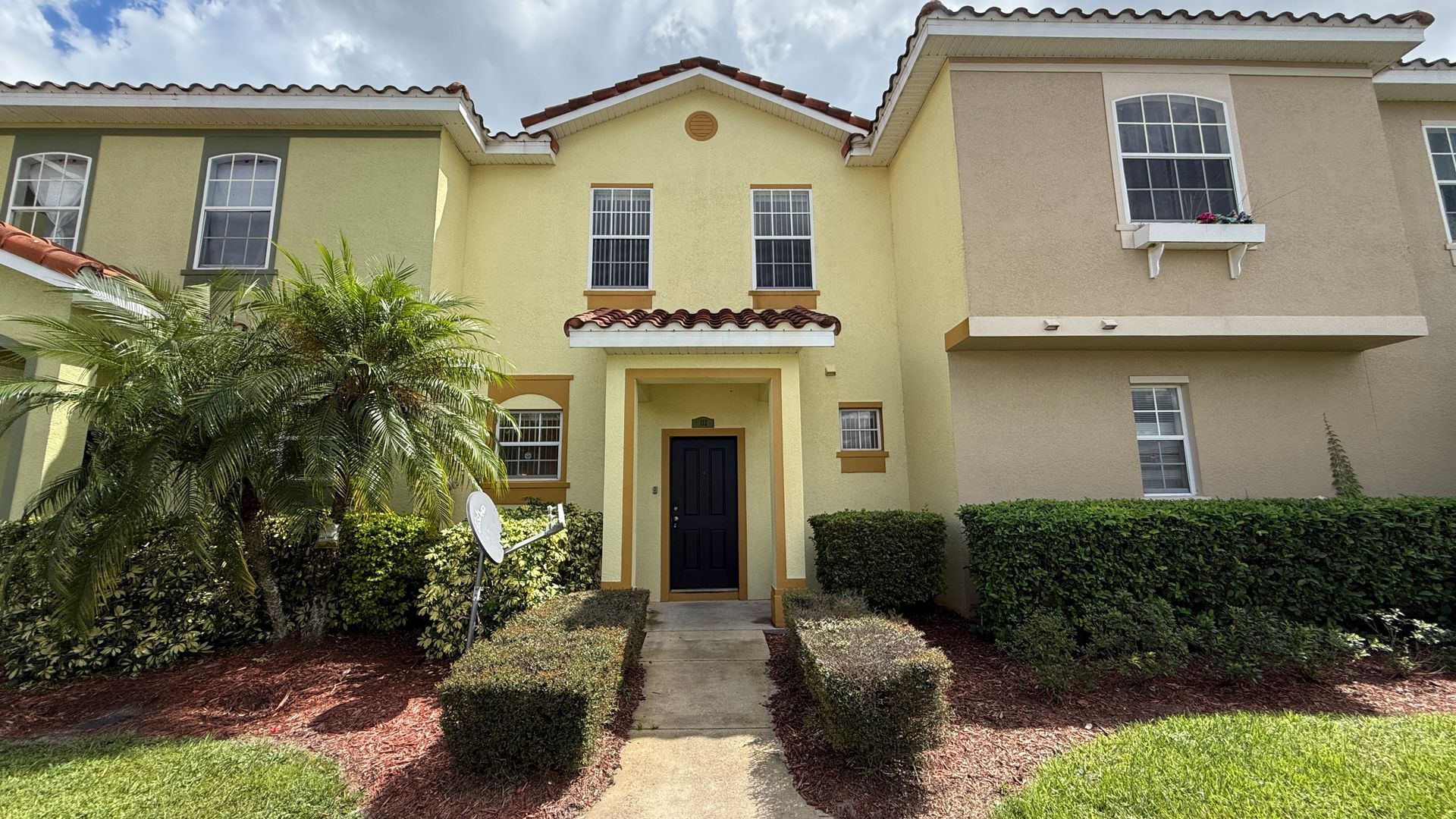 Daveport House: 112 Monroe Circle