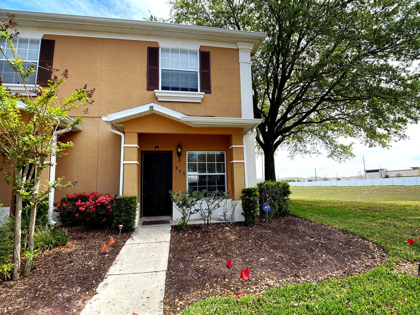 Davenport Townhome: 896 Chelsea Drive