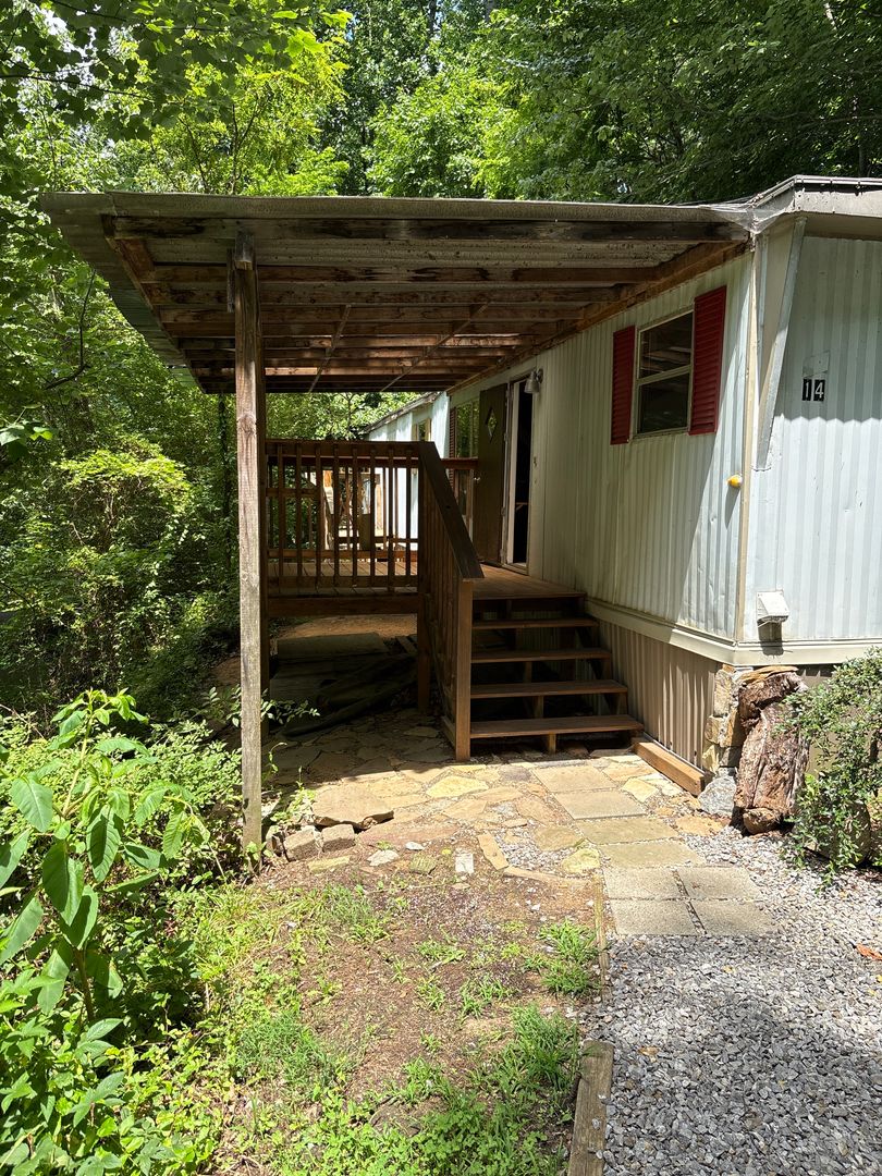 Candler House: 14 Baylie Grace Lane