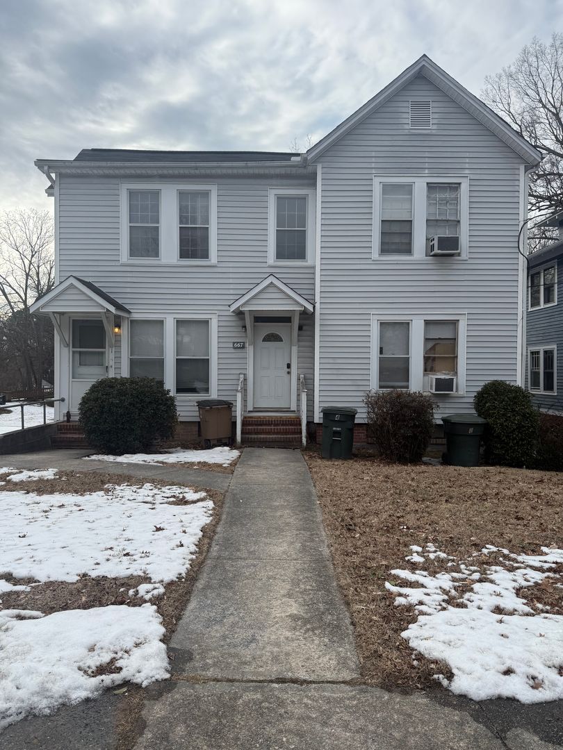 Greensboro House: 667 Chestnut Street