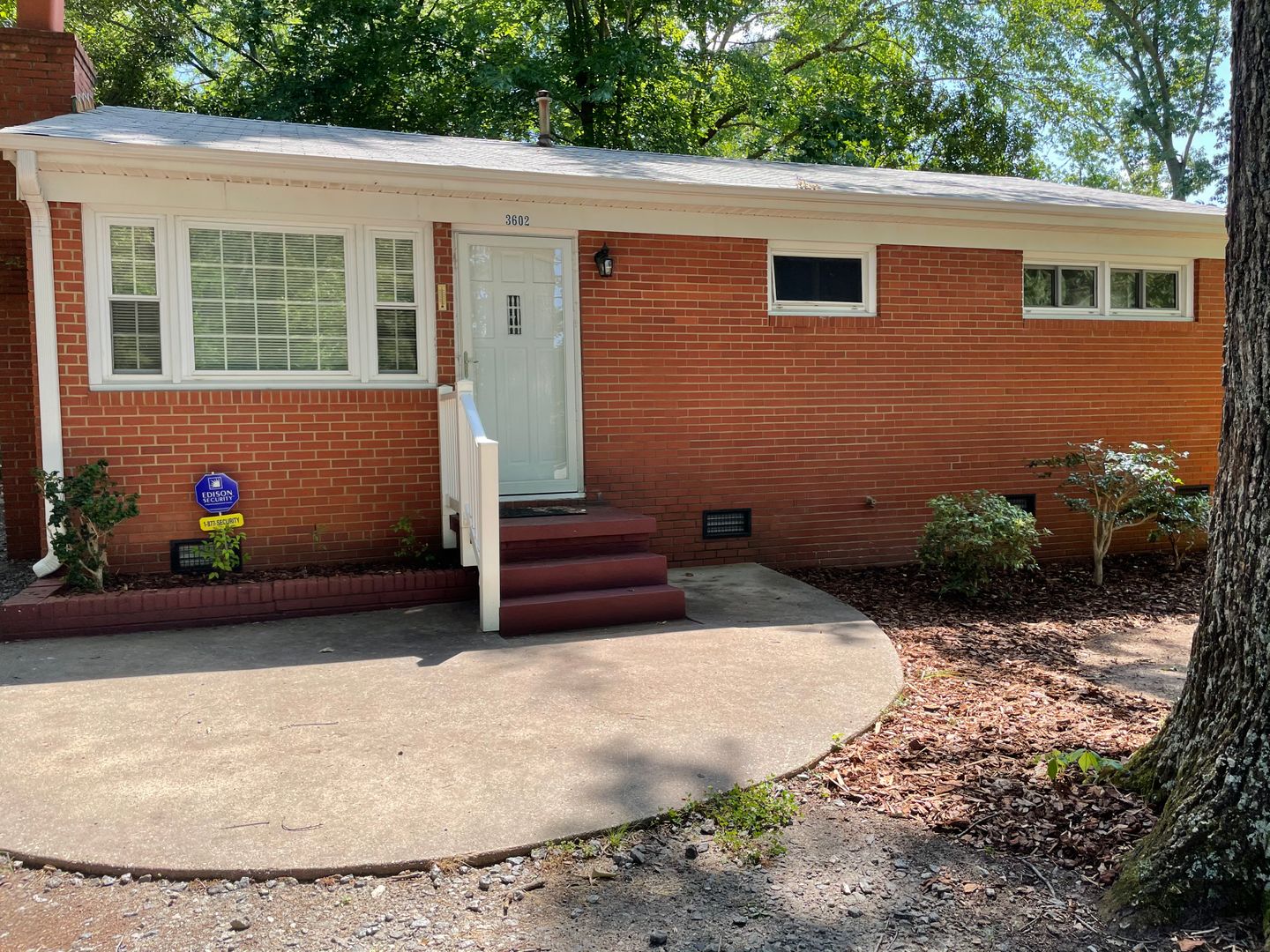 Greensboro House: 3602 Calvert Street