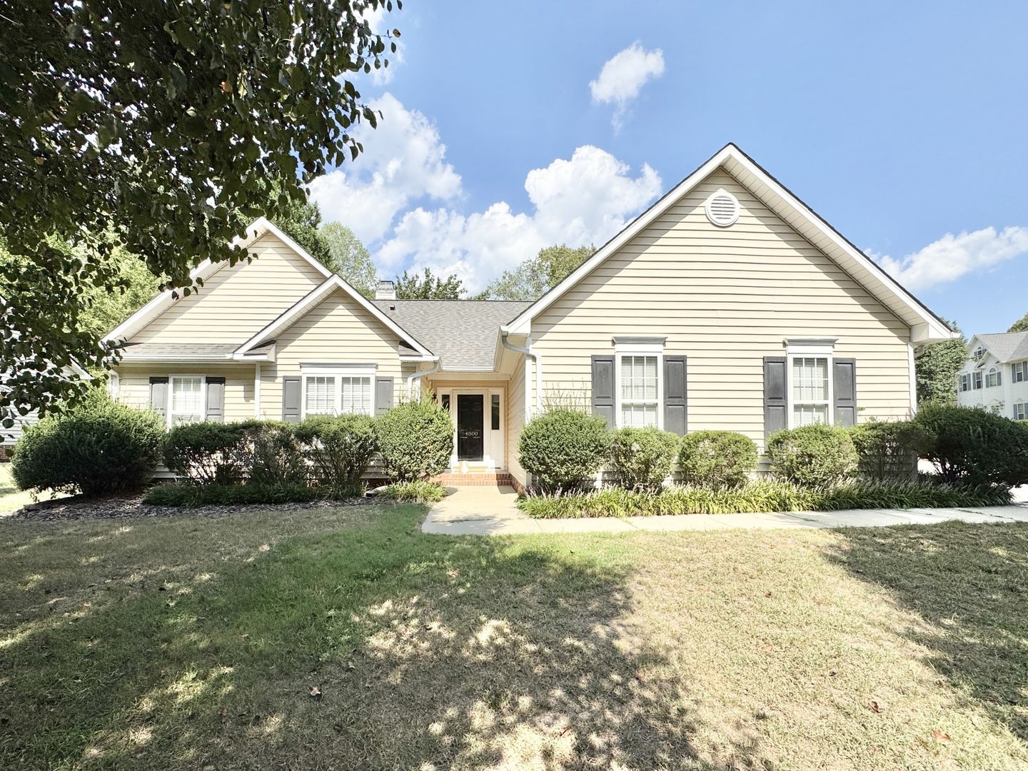 Greensboro House: 4800 Corinthian Way