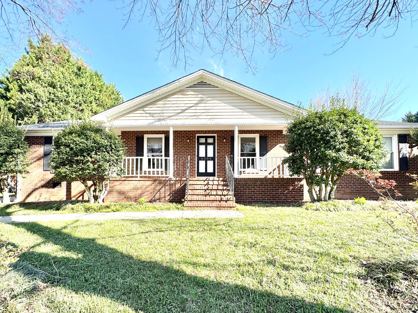 Greensboro House: 6206 Buckhorn Road