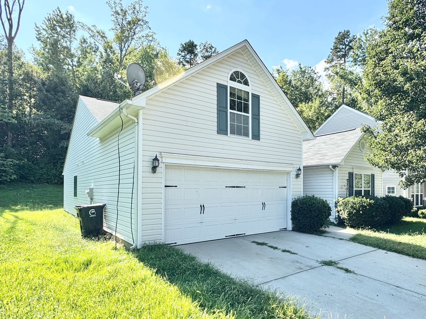 Greensboro House: 3707 Whitworth Drive