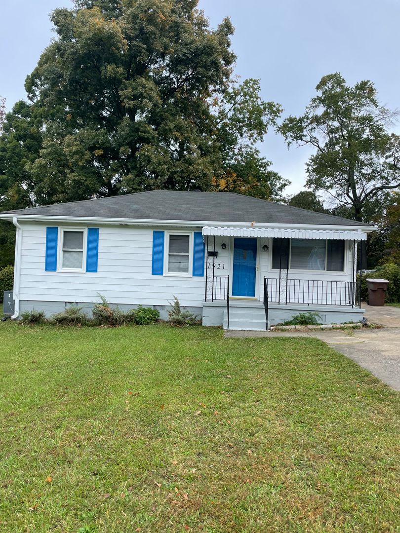 Greensboro House: 1921 Taylor Street