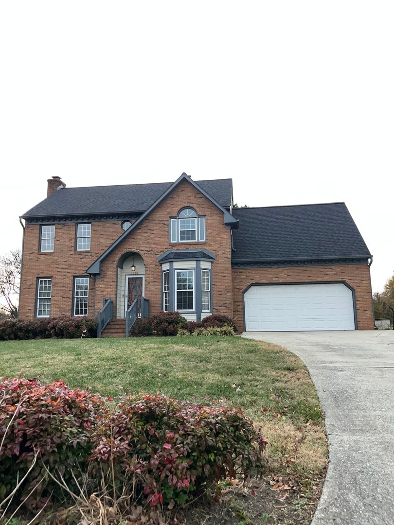Greensboro House: 3202 Stonypointe Drive