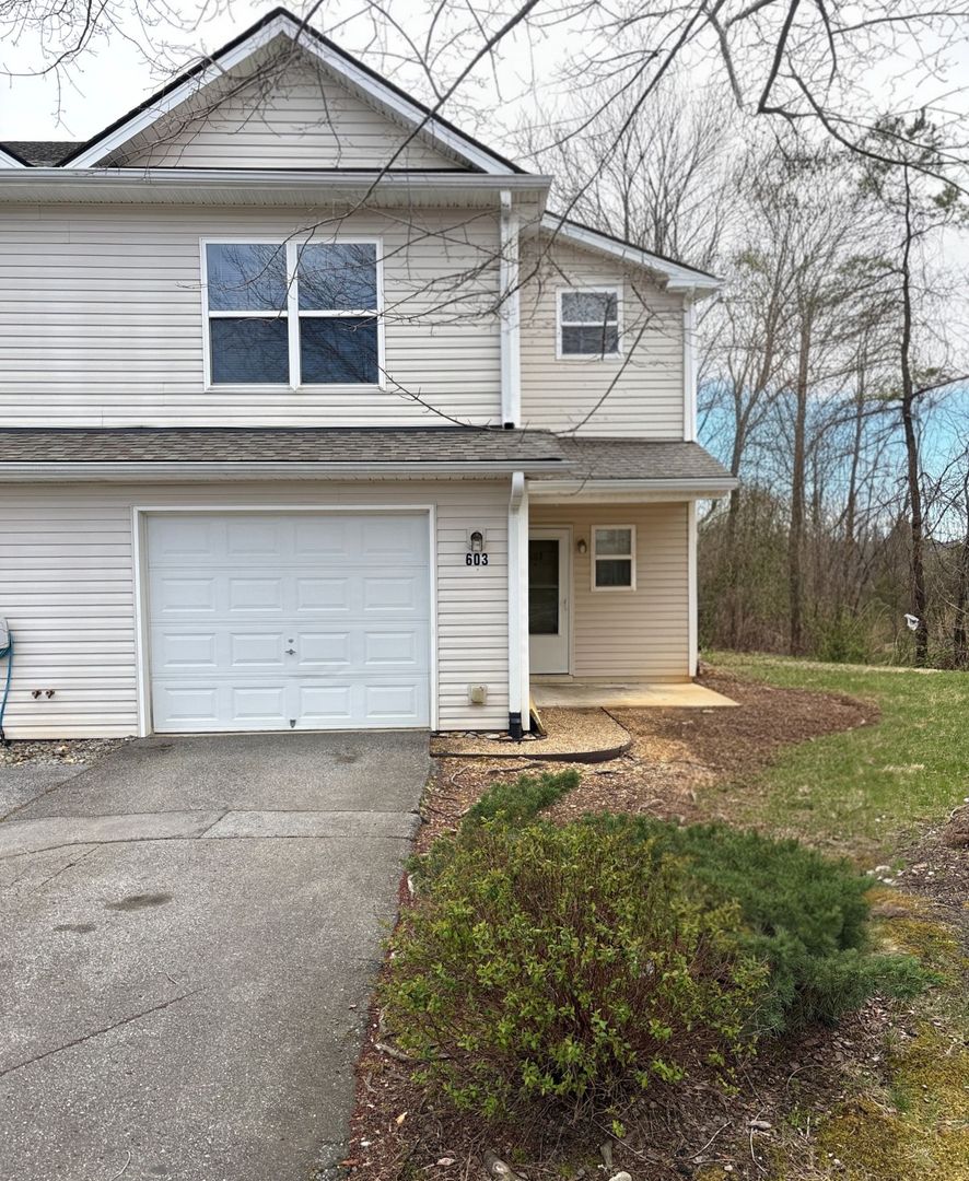 Arden House: 603 Olde Covington Way