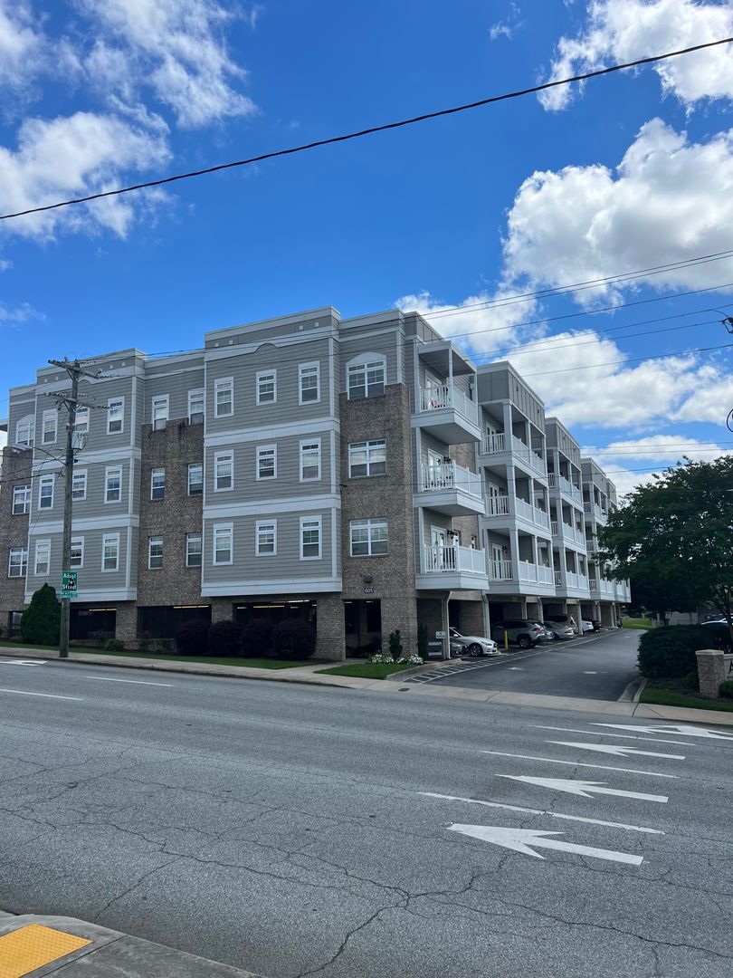 Greensboro House: 605 W. Market St. Unit 416