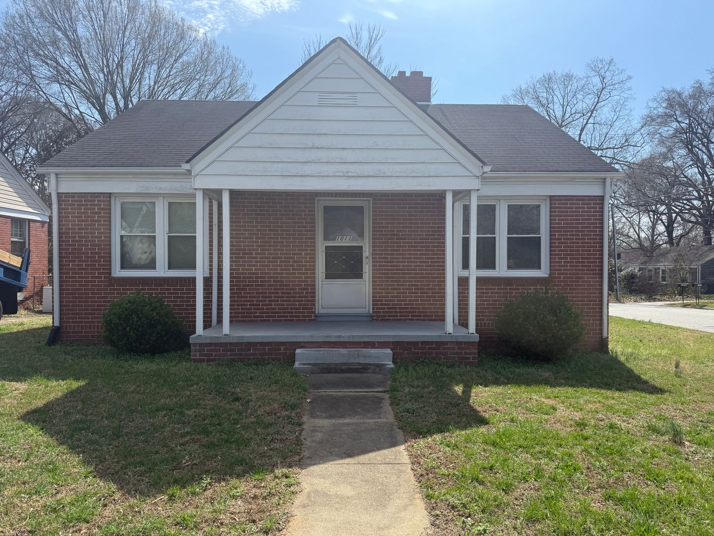 Greensboro House: 1011 W Wendover Ave