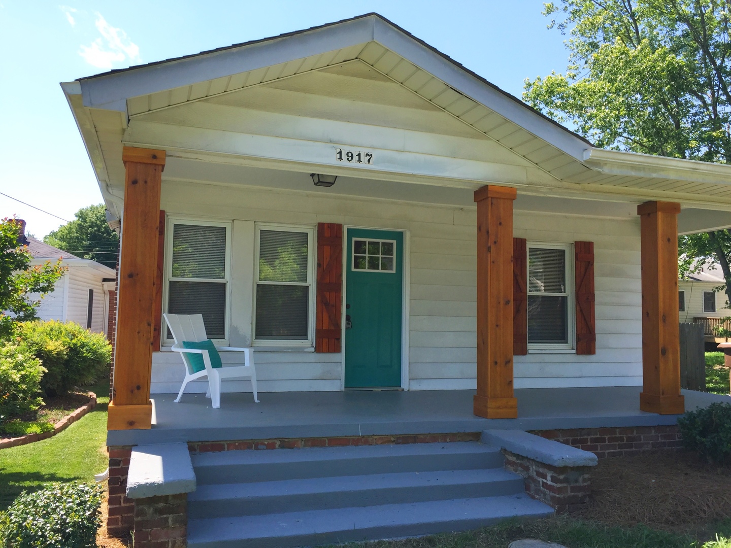 Greensboro House: 1917 Golden Gate Drive
