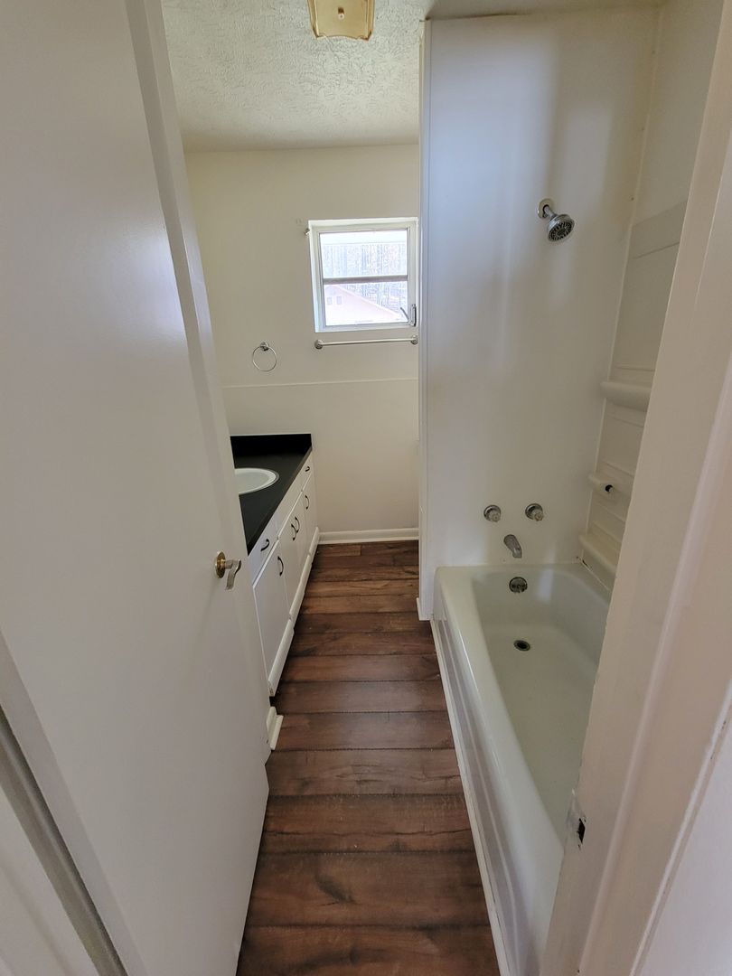 Candler House: 286 Hookers Gap road