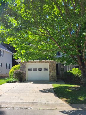 Newly Renovated Townhome in Arden: Move in this September and receive $500 off your first full month's rent! – photo 1