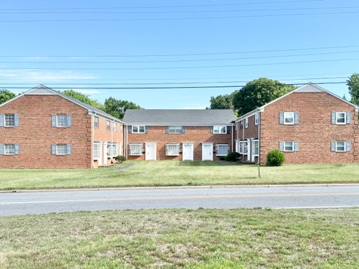 Adorable 2 Bedroom Convenient to I-29, Shopping & More! MOVE IN SPECIAL!! – photo 1