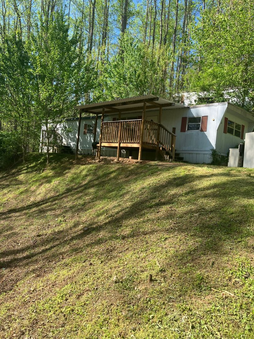 Candler House: 12 Baylie Grace Lane