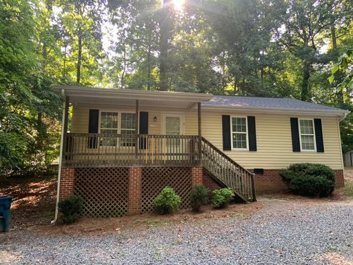 Spacious 3 Bedroom Home with wooded privacy – photo 1