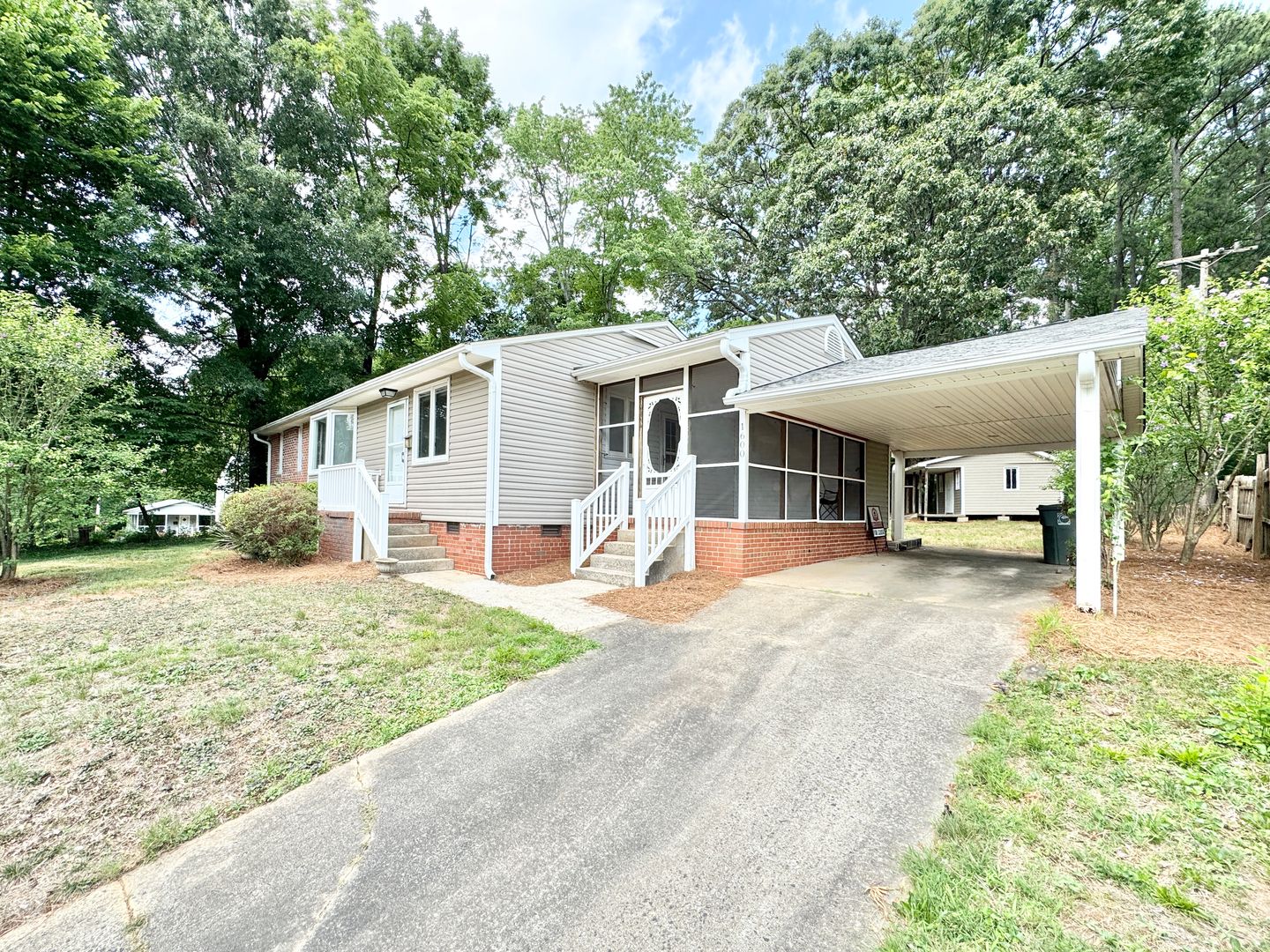Greensboro House: 1600 Piper Place