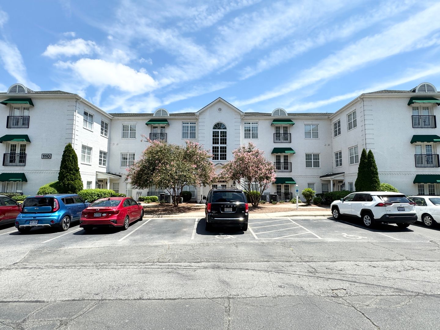 Greensboro House: 108 Sunset Circle #202