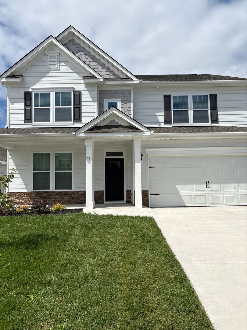 Hendersonville House: 41 Silverthorne Court